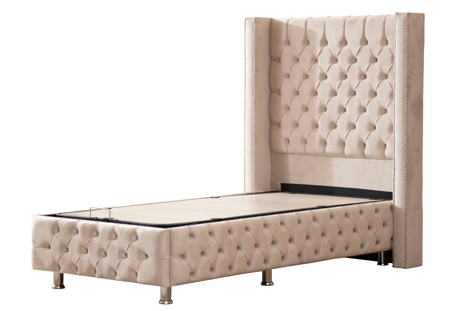 Lit coffre CLOUTE velours beige avec tête de lit capitonné