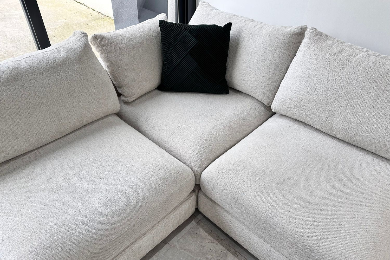 Canapé JULIA modulable chenille 4+1 pouf