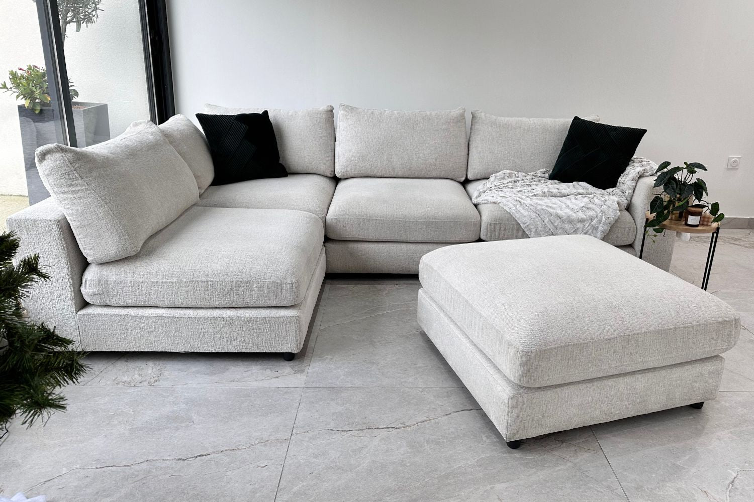 Canapé JULIA modulable chenille 4+1 pouf
