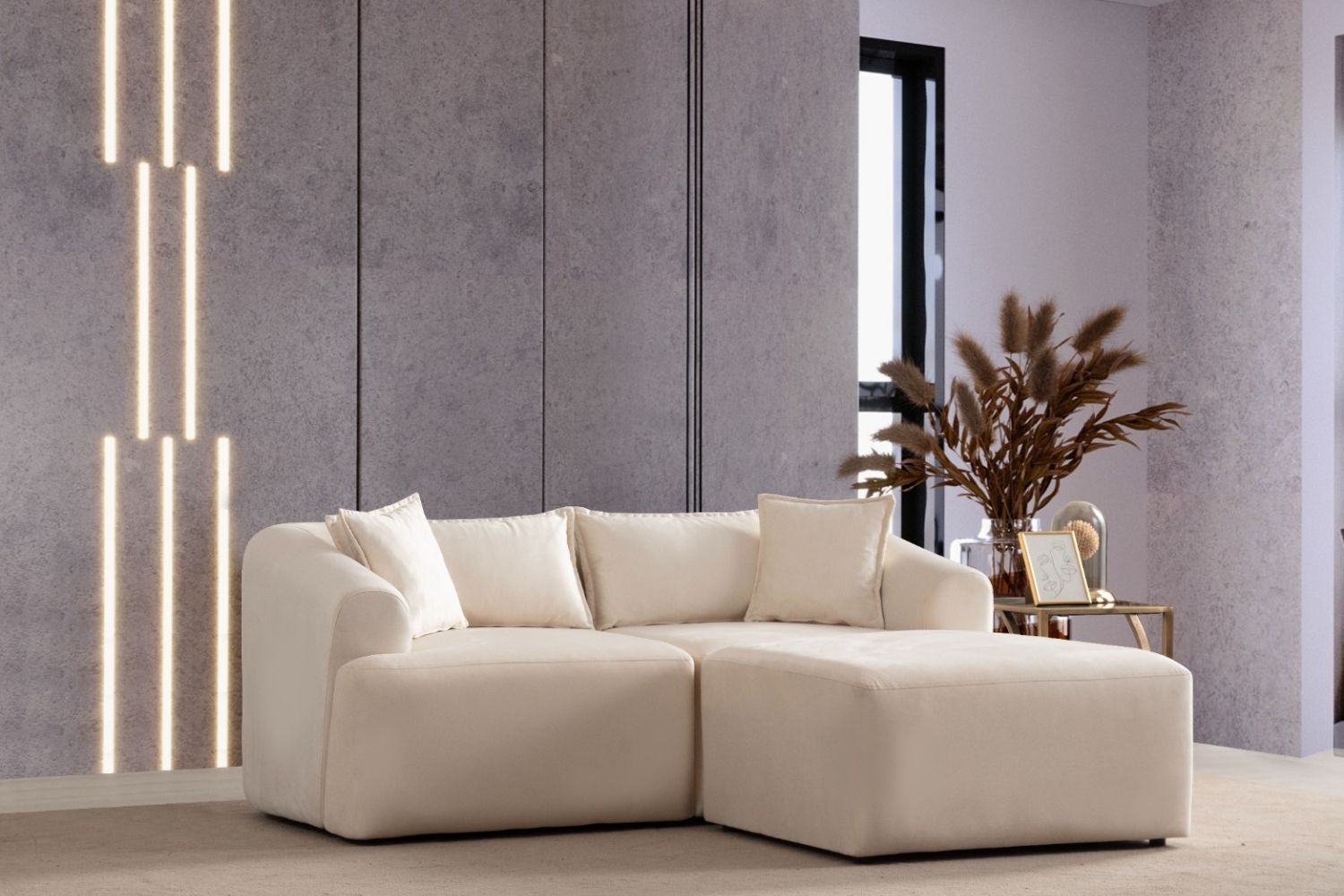 Canapé Mila en Velours Blanc Cassé - Vue de profil en 2 places avec pouf