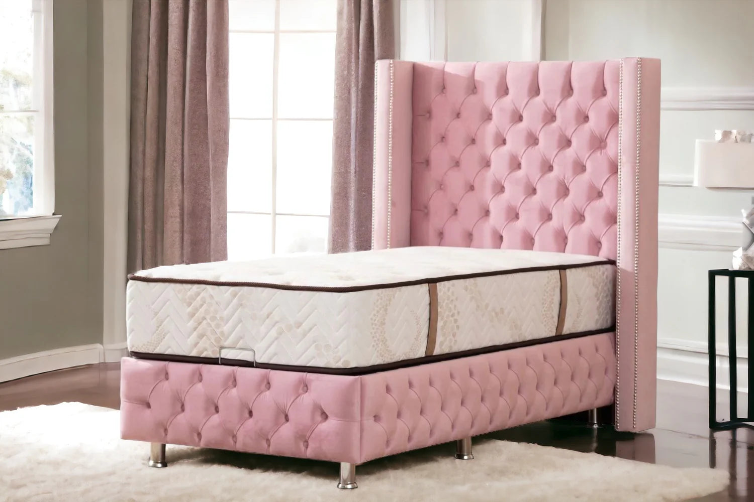 Lit coffre CLOUTE velours rose avec tête de lit capitonné