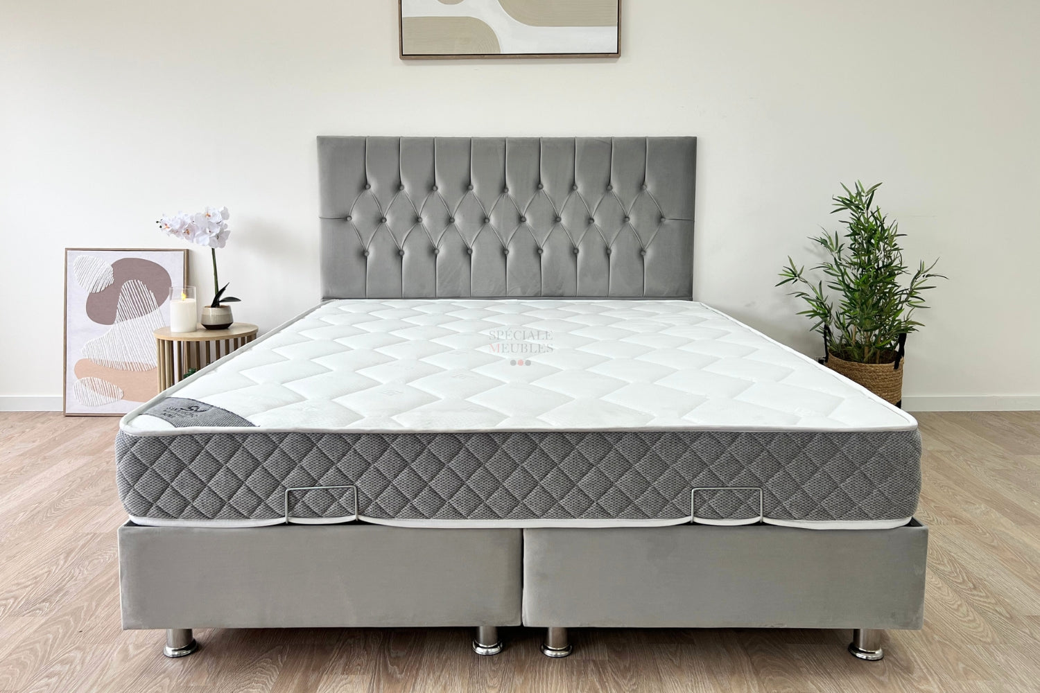 Lit coffre HUGO velours gris avec tête de lit