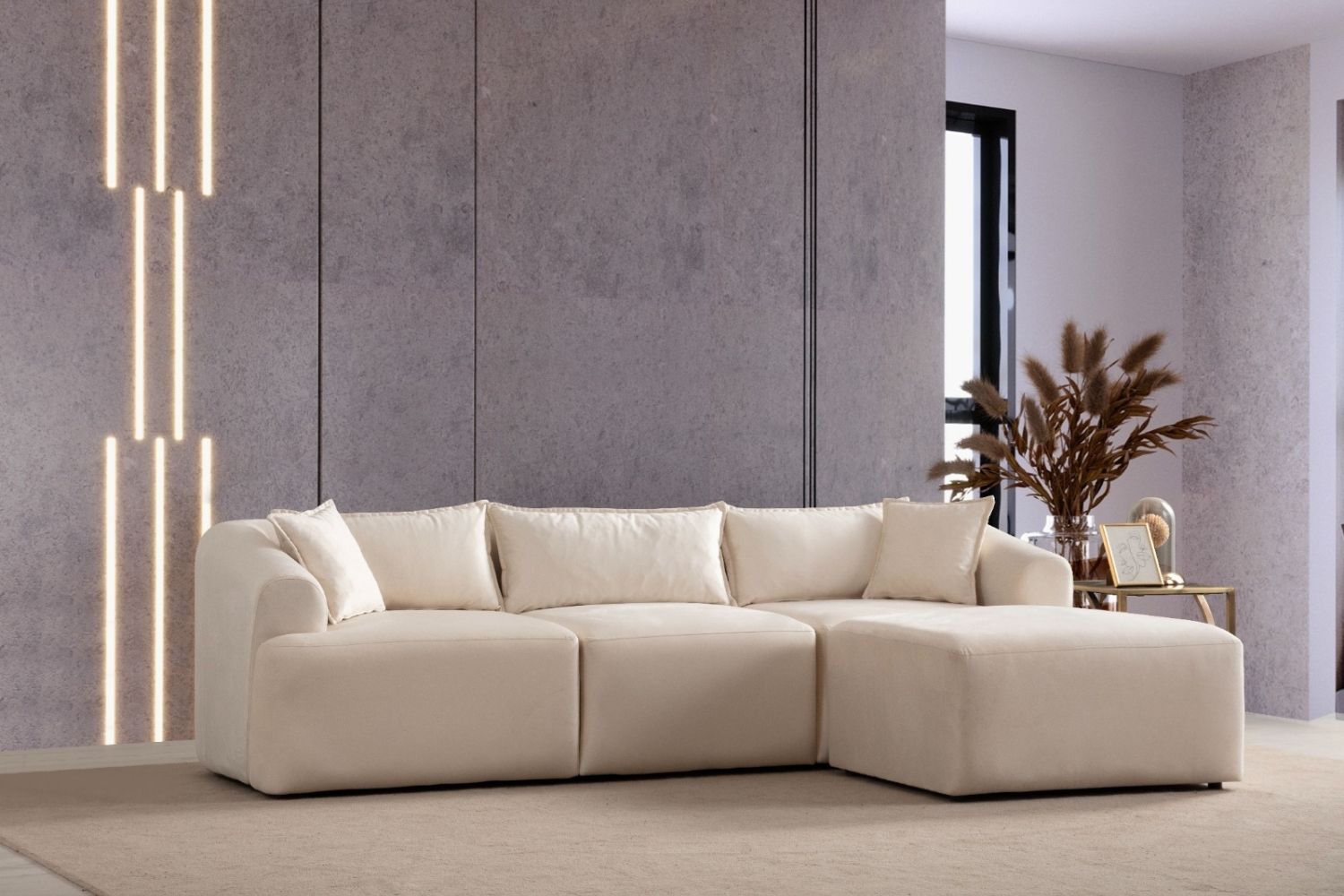 Canapé Mila en Velours Blanc Cassé - Vue de profil avec pouf